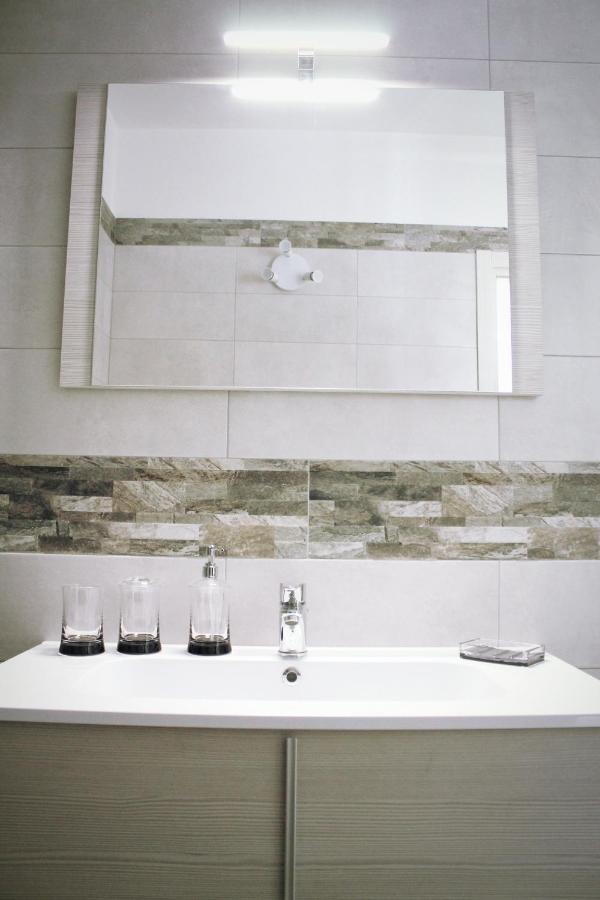Sweet Harmony Apartment เลชเช ภายนอก รูปภาพ